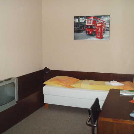 Hotel Bila Ruze Брно Экстерьер фото