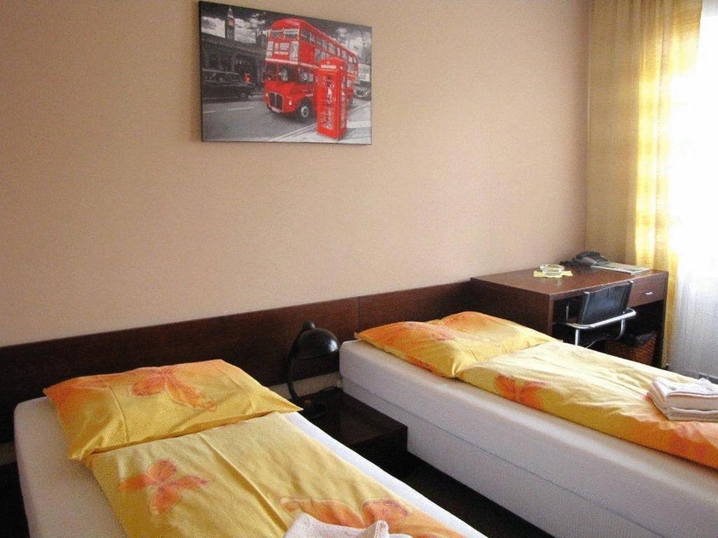 Hotel Bila Ruze Брно Экстерьер фото