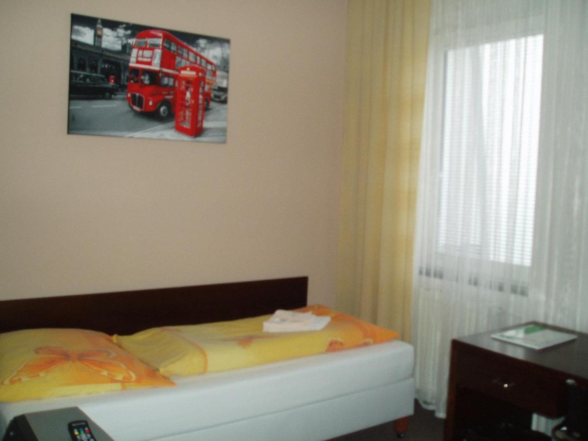 Hotel Bila Ruze Брно Экстерьер фото