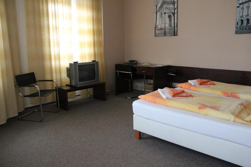 Hotel Bila Ruze Брно Экстерьер фото