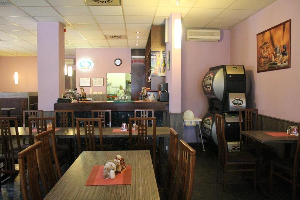 Hotel Bila Ruze Брно Экстерьер фото