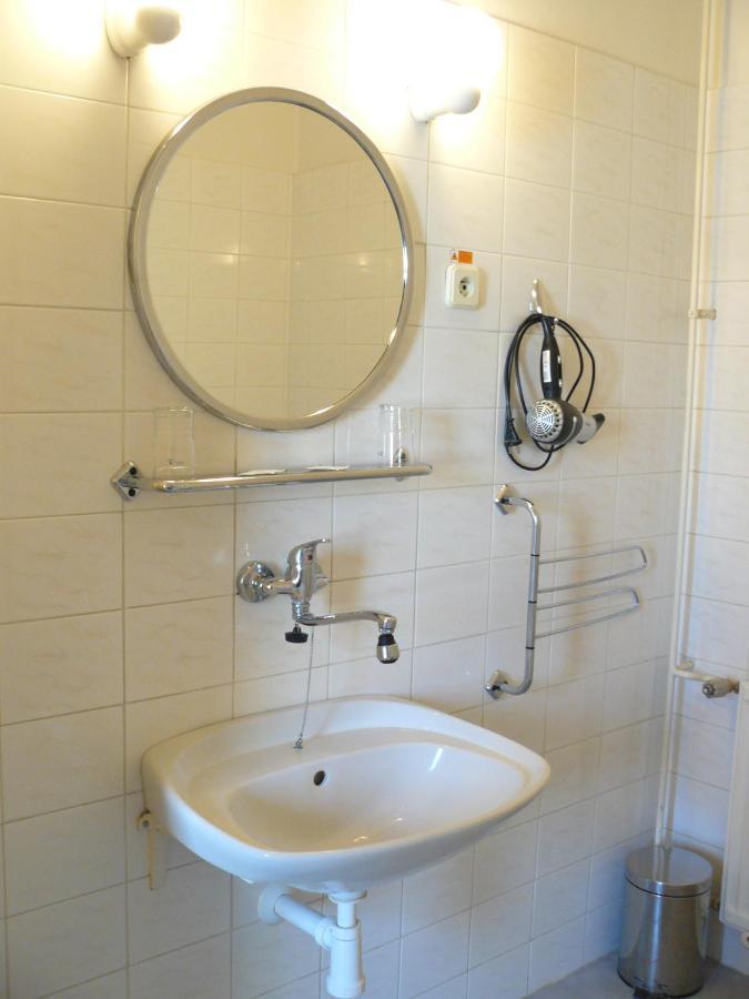 Hotel Bila Ruze Брно Экстерьер фото